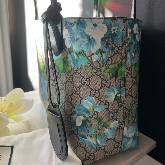 Gucci | GG Blooms Small Reversible Tote - Picture 3 of 14
